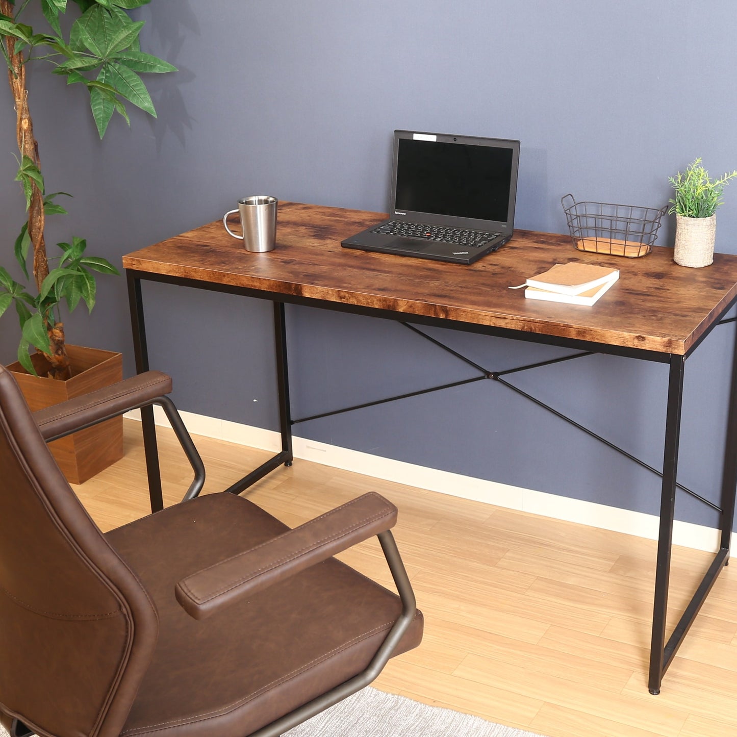 木目が美しいヴィンテージ風ワークデスク