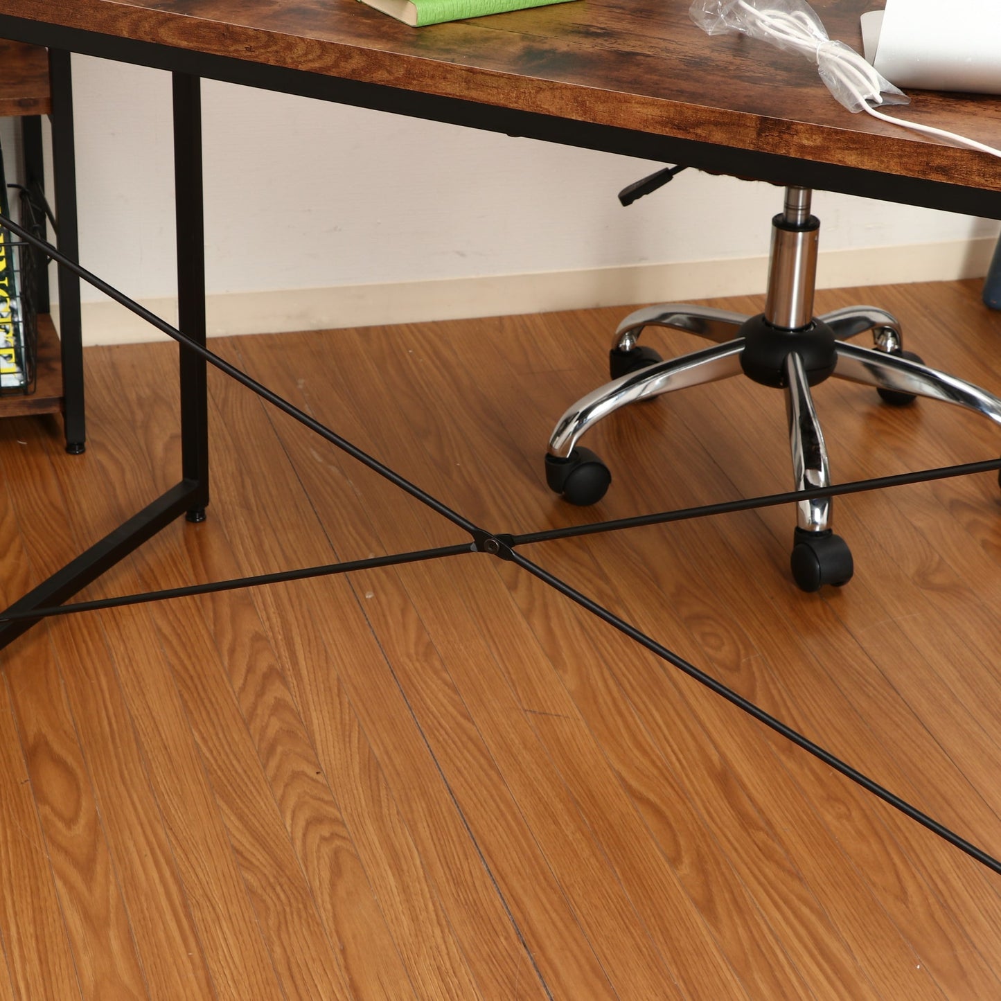 木目が美しいヴィンテージ風ワークデスク