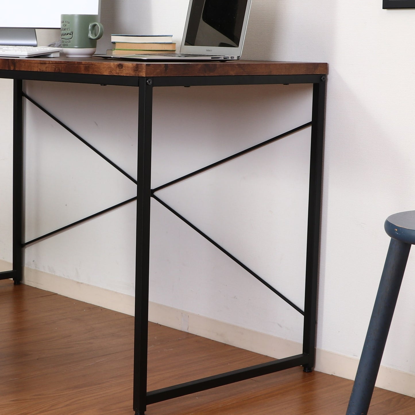 木目が美しいヴィンテージ風ワークデスク