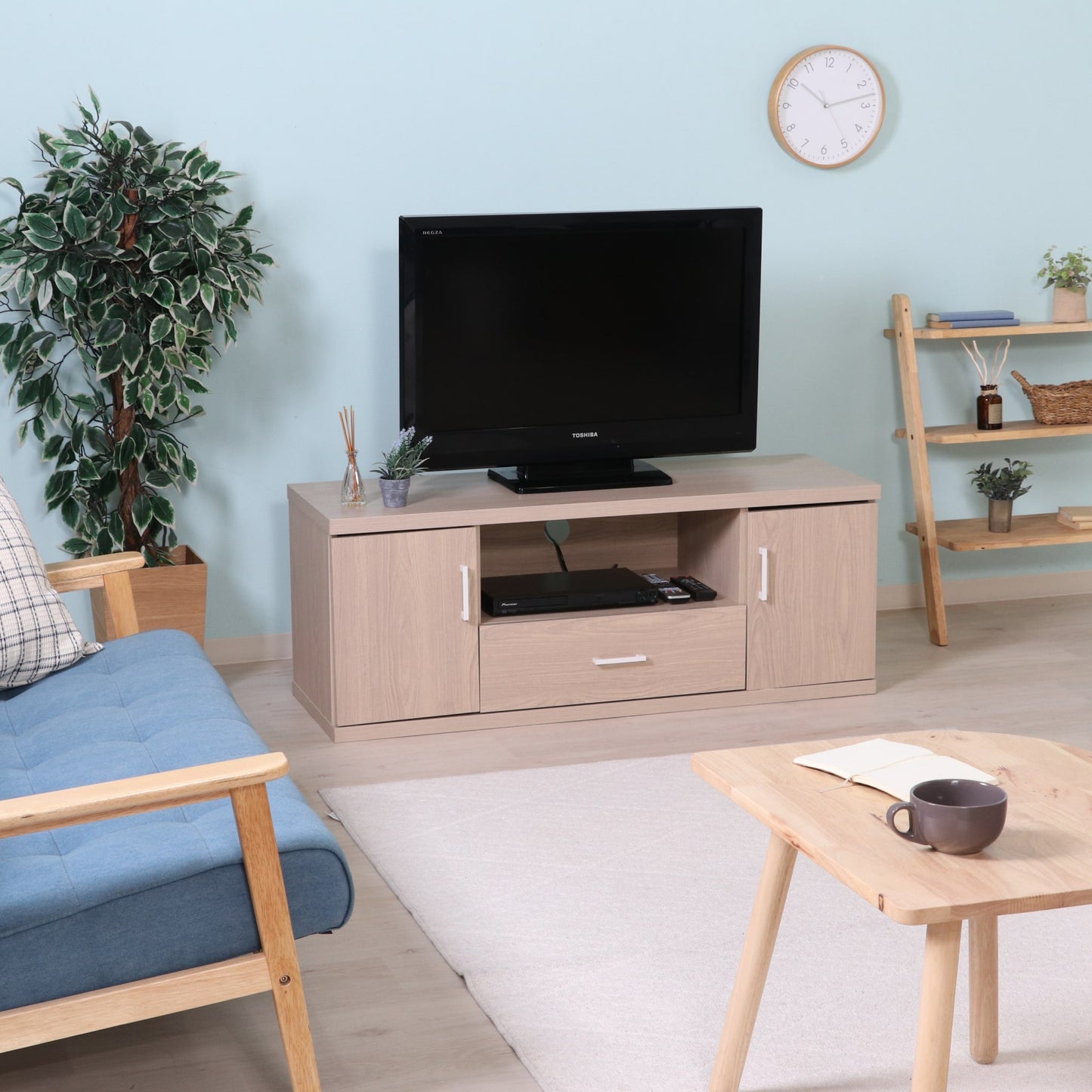 引き出し収納付きシンプルなデザインのテレビ台 ワイド