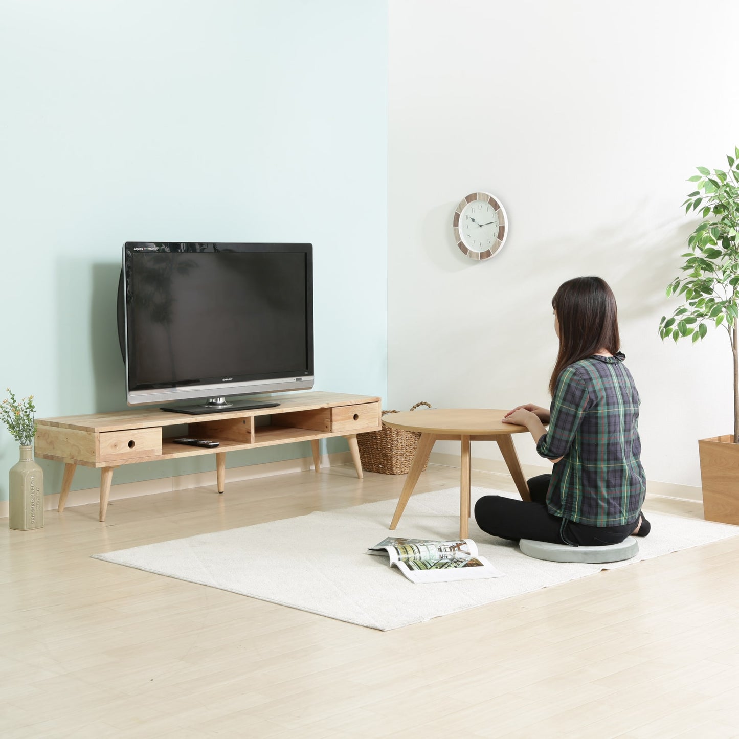 ナチュラルなデザイン 北欧風テレビボード