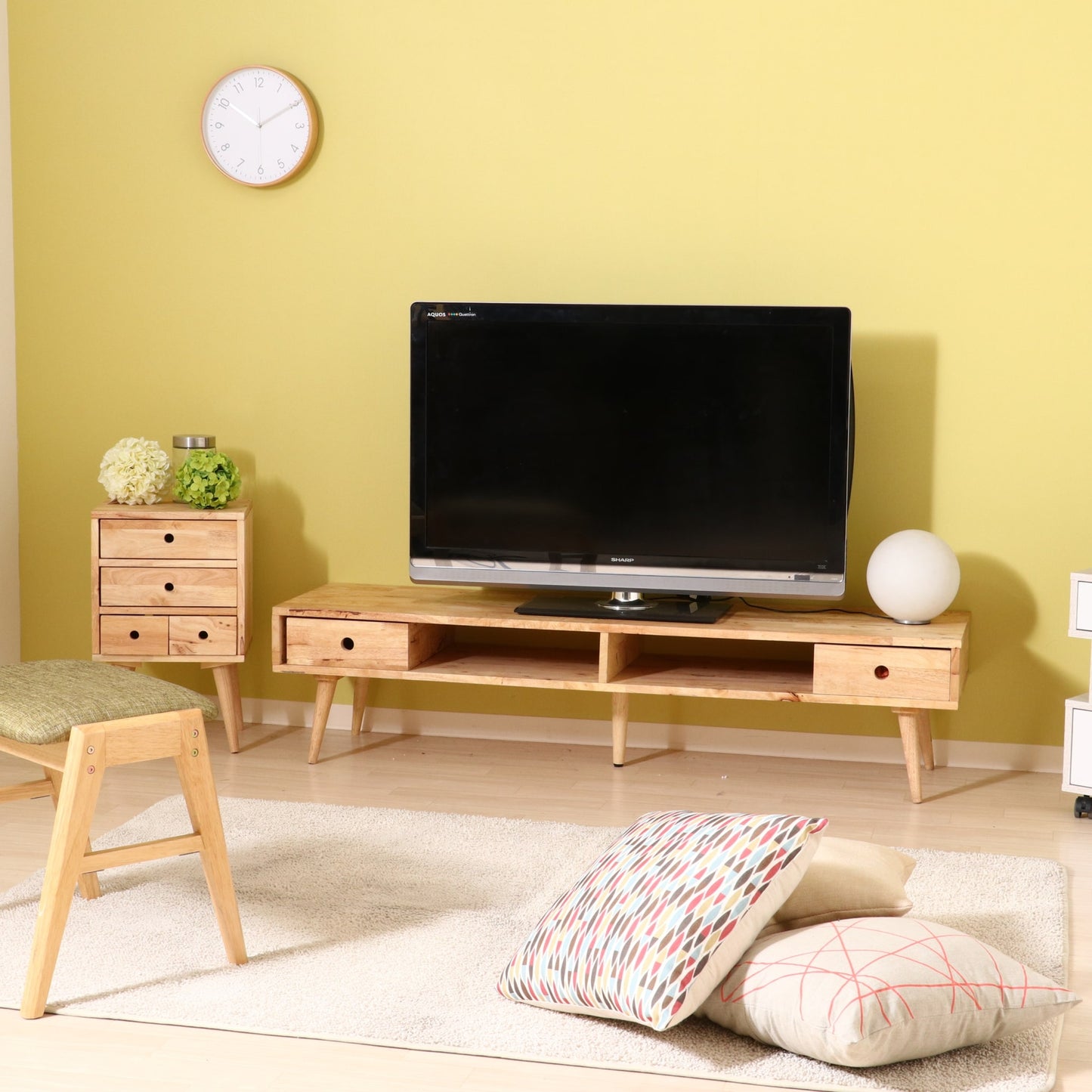ナチュラルなデザイン 北欧風テレビボード