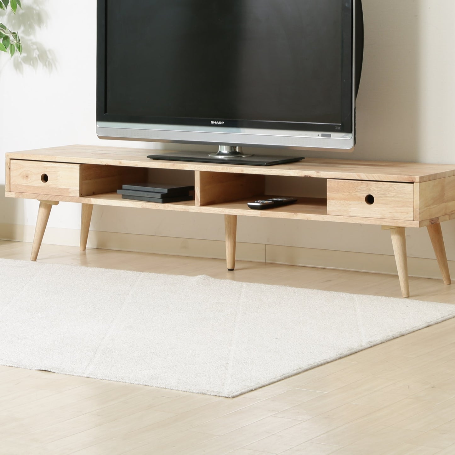 ナチュラルなデザイン 北欧風テレビボード
