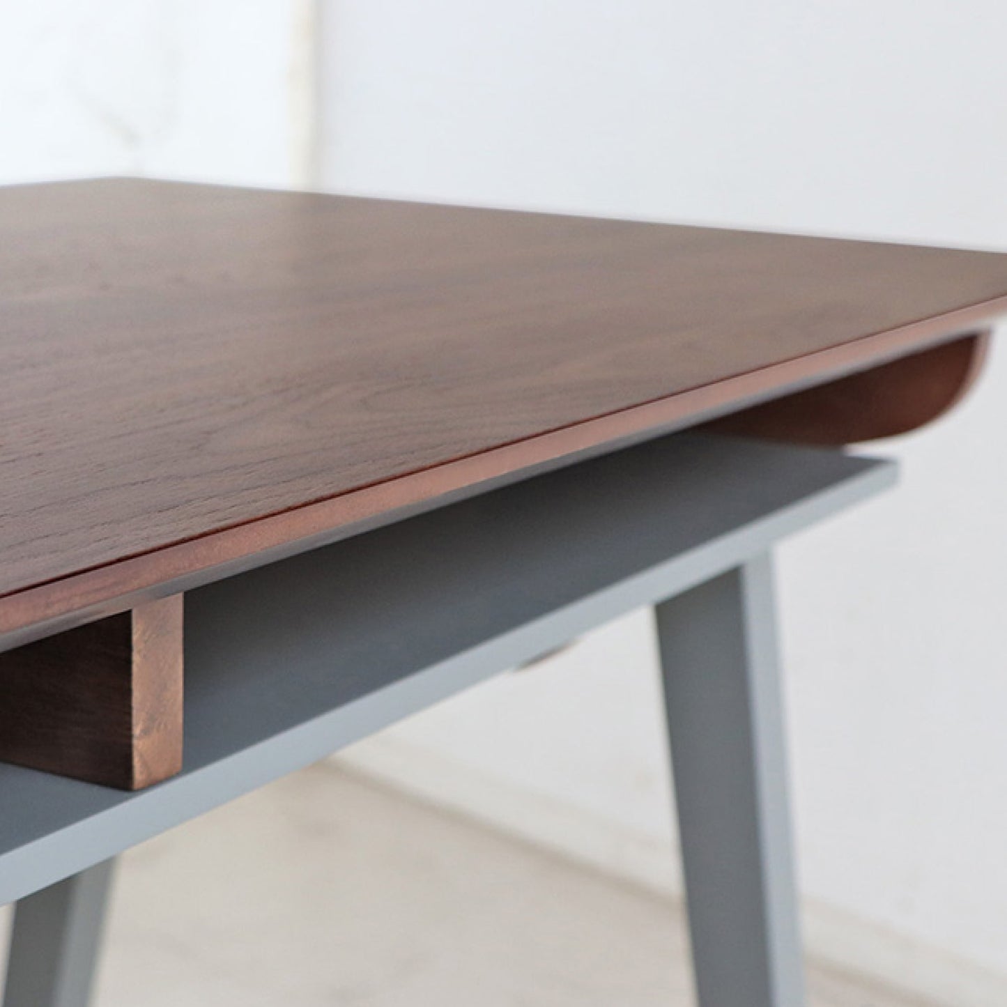 一人暮らしにおすすめの折りたたみ可能ダイニングテーブル